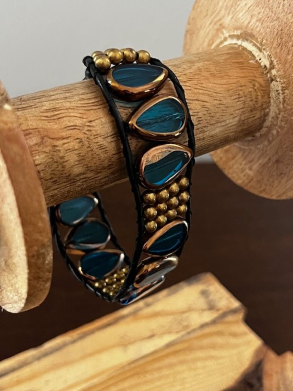 Handmade Bracelet Glass Teardrop and Metal Beads 7"